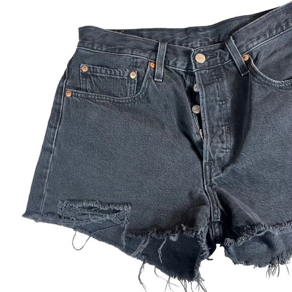 Levi’s Black Cut Off Distressed Frayed Hem Cut Off Shorts - Picture 3 of 9